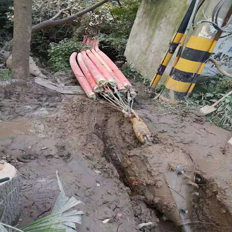 西山拖拉管